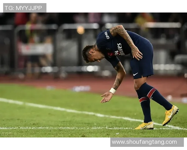 足球明星感染新冠病毒无症状引发关注球迷和媒体的热议与担忧 足球明星感染新冠病毒无症状引发关注球迷和媒体的热议与担忧