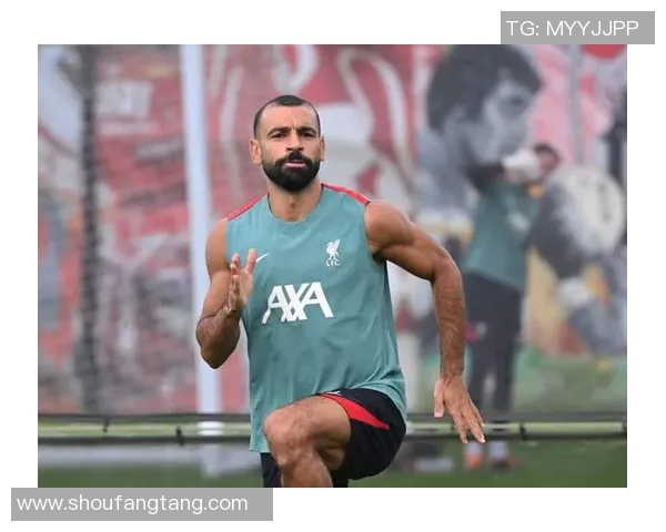 足球明星家人遭遇威胁事件引发社会关注与媒体热议